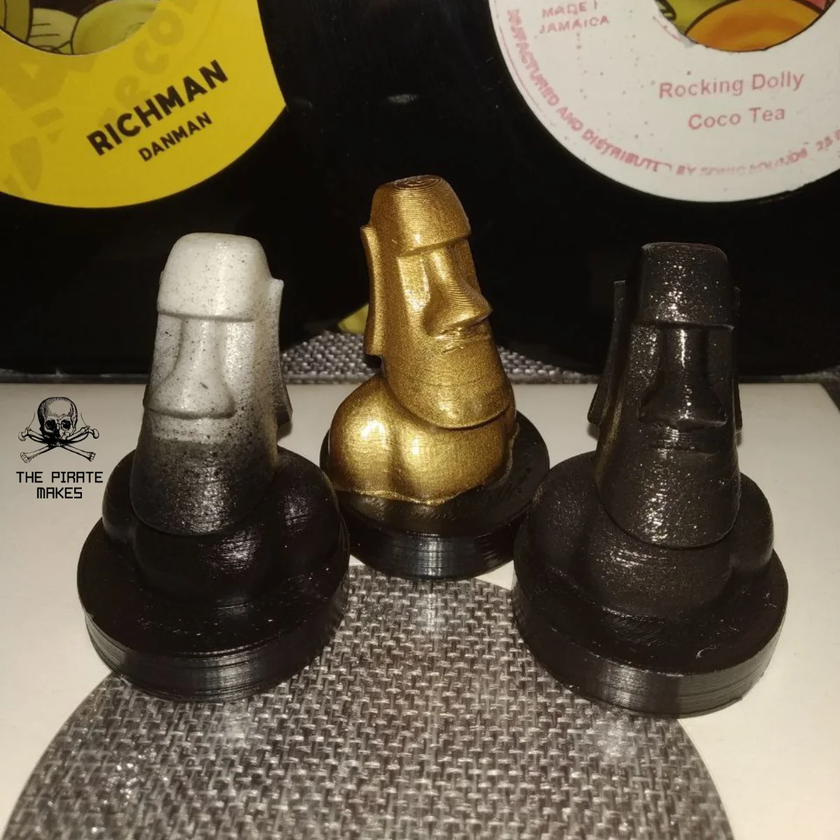 MOAI adattatore in vinile stampato in 3d in materbi, prodotto di artigianato digitale