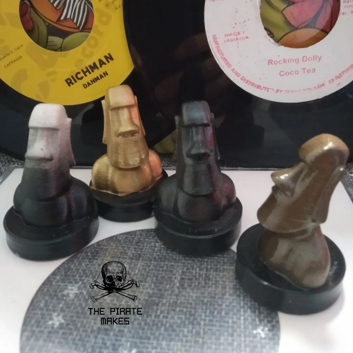 MOAI adattatore in vinile stampato in 3d in materbi, prodotto di artigianato digitale