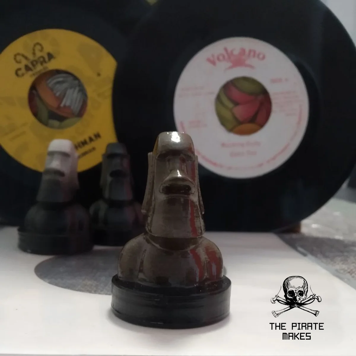 MOAI adattatore in vinile stampato in 3d in materbi, prodotto di artigianato digitale